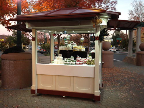 walnut-creek-popup-kiosks-candles