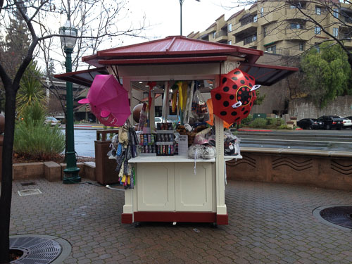 liberty-bell-kiosks-walnut-creek-umbrellas