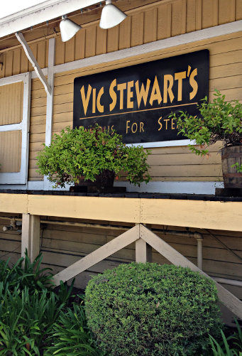 vic-stewarts-walnut-creek-sign