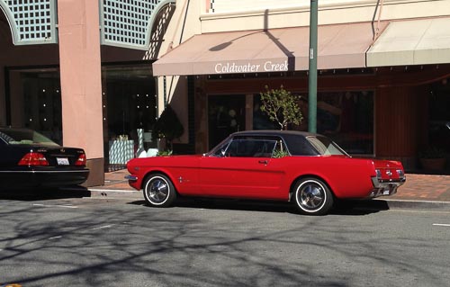 broadway-plaza-red-car