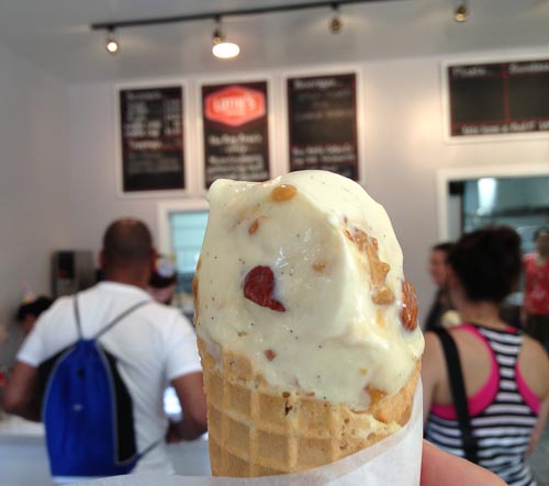 lotties-creamery-ice-cream-closeup