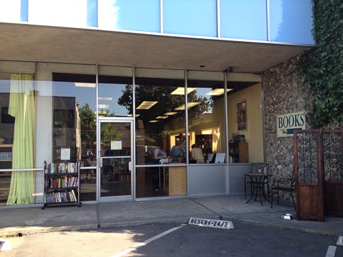 swans-books-outside-walnut-creek-2