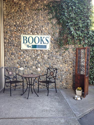 swans-books-outside-walnut-creek