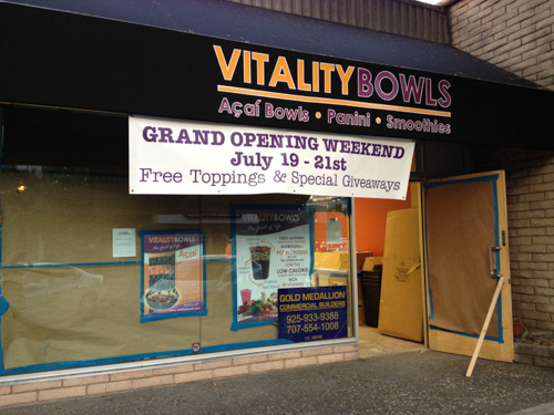 vitality-bowls-walnut-creek-outside-grand-opening-sign