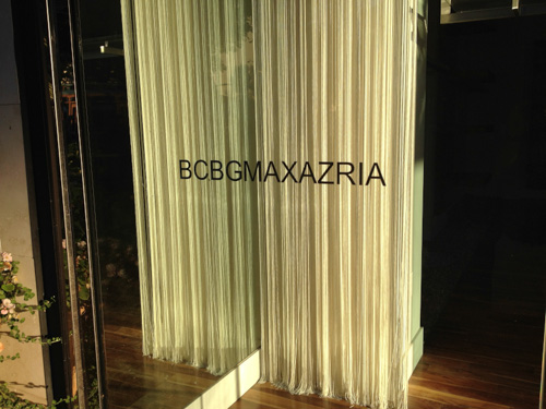 bcbgmaxazria-walnut-creek-sign