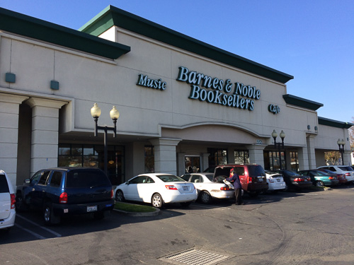 barnes-and-noble-pleasant-hill-outside