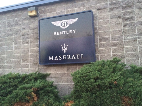 bentley-sign-wanut-creek-outside