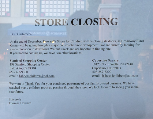 howards-shoes-broadway-plaza-closed-sign