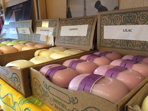 decors-de-france-inside-soaps