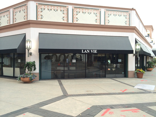 lan-vie-broadway-plaza-closed