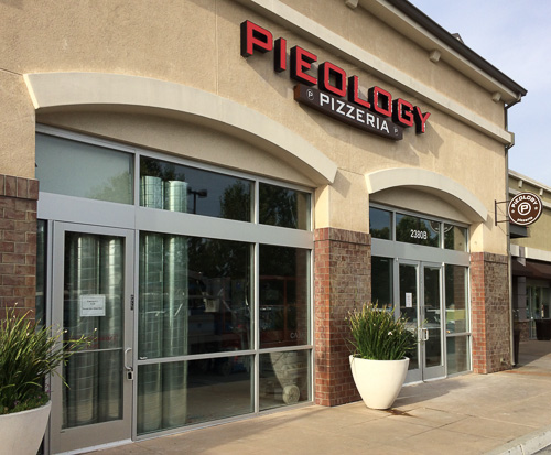 pieology-pizzaeria-pleasant-hill-outside-dev