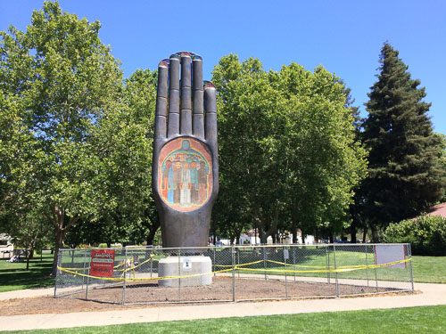 benny-bufano-statue-front-walnut-creek