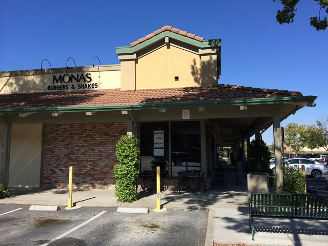 monas-burgers-shakes-walnut-creek-outside