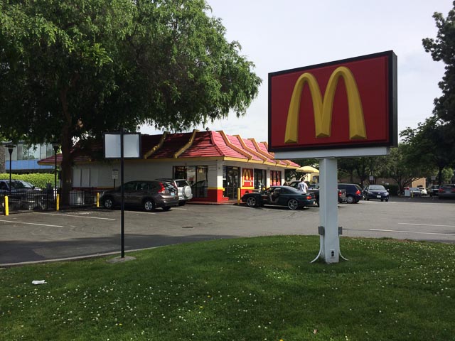 mcdonalds-walnut-creek-outside-large-3