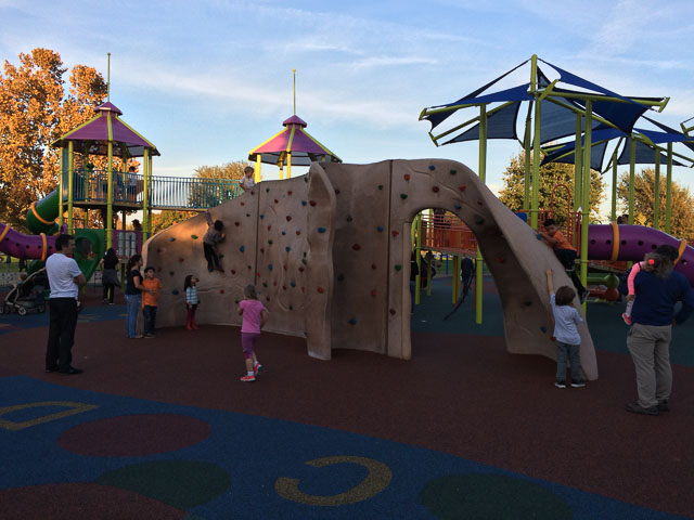 heather-farm-playground-rock-climb