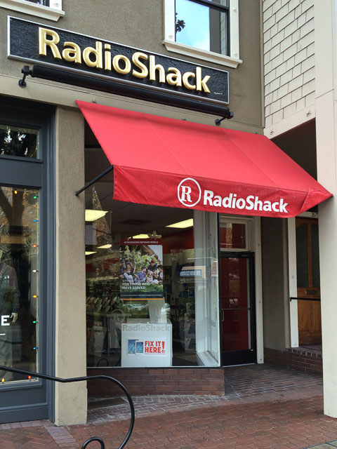 radioshack-lafayette-outside