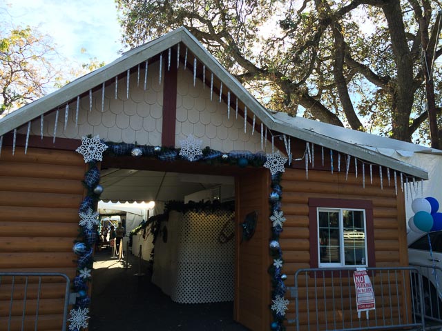 walnut-creek-ice-skating-outside-front