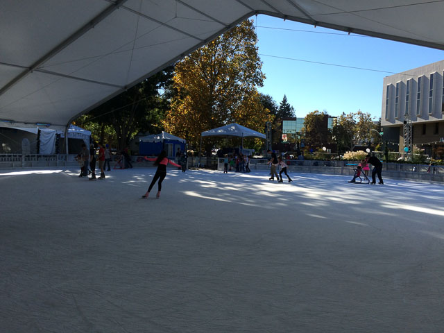 walnut-creek-ice-skating-outside