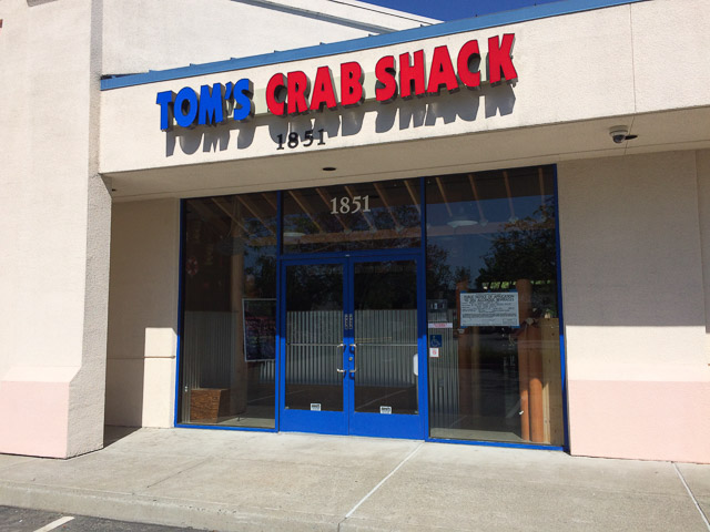 toms-crab-shack-concord-outside