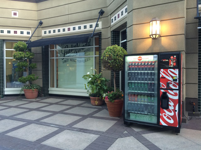 vending-machine-broadway-plaza