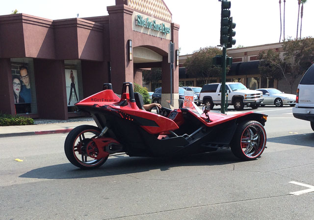 red-car-3-wheels