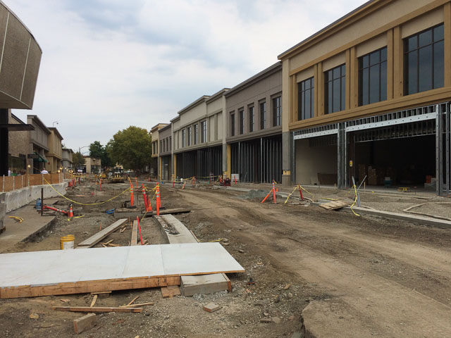 broadway-plaza-outside-dev-street