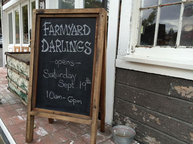 farmyard-darlings-lafayette-new-loc-outside-sign