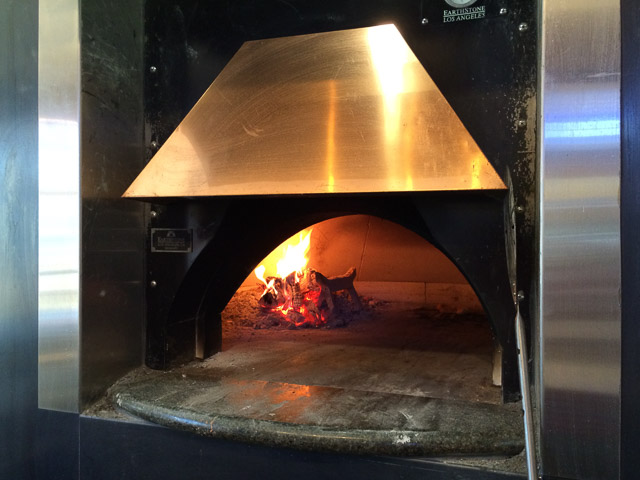 grant-street-pub-pizzaria-concord-inside-oven