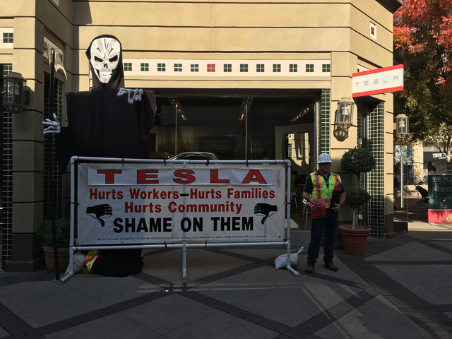 tesla-macerich-protest-outside