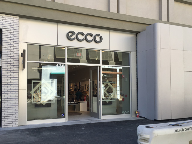 ecco-broadway-plaza-outside