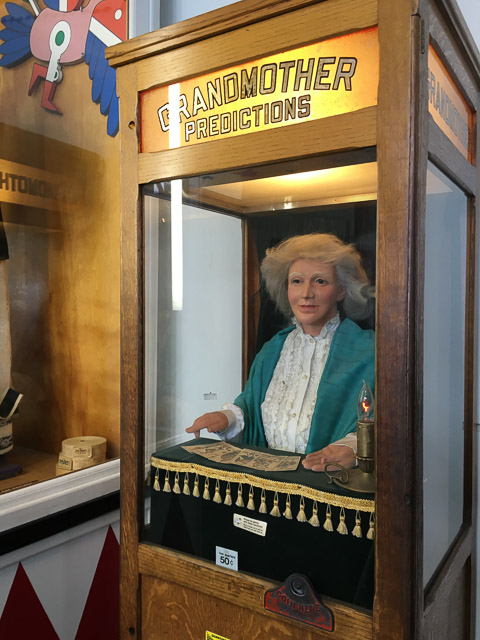 musee-mecanique-grandmother-predictions