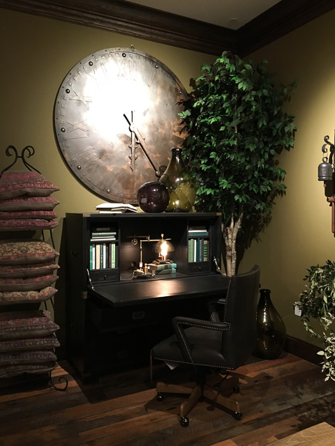 arhaus-broadway-plaza-inside-5