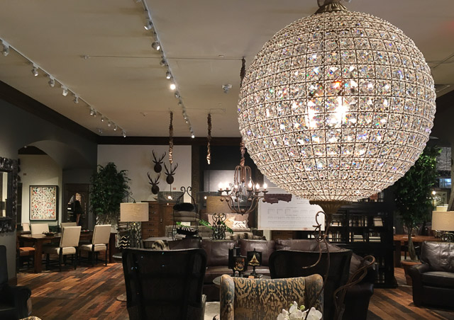 arhaus-broadway-plaza-inside-6