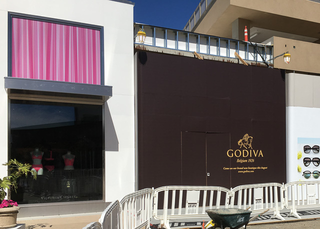 godiva-broadway-plaza-outside-dev