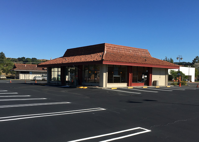 jack-box-moraga-outside-closed