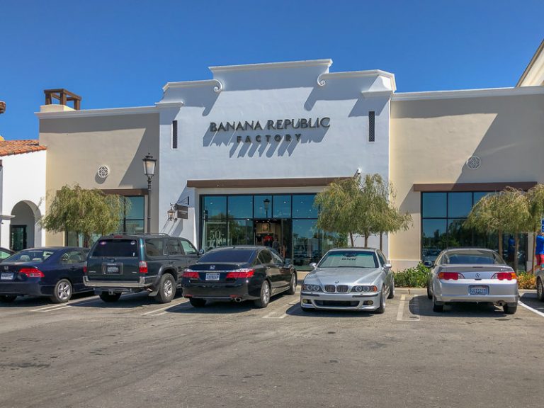 Banana Republic Factory Opens at The Veranda in Concord Beyond the Creek