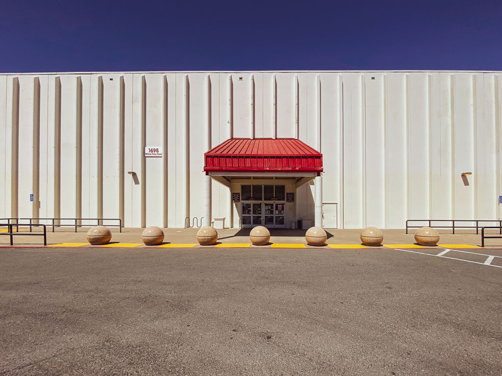 Fry’s Electronics Closes in Concord Beyond the Creek