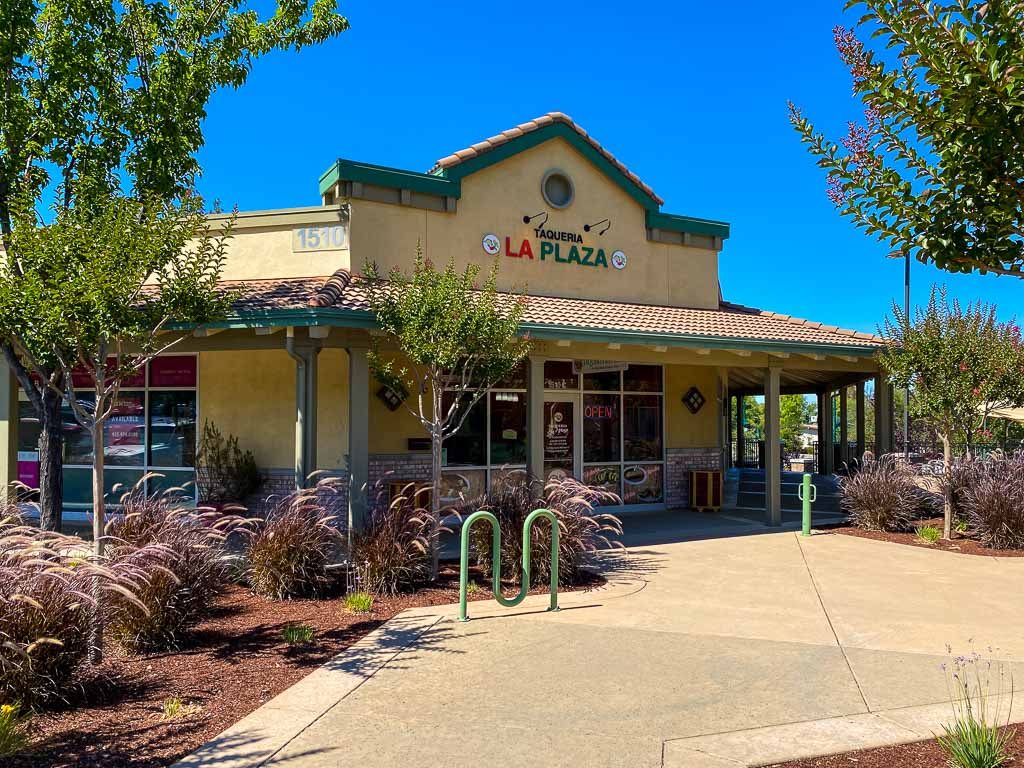 https://www.beyondthecreek.com/wp-content/uploads/2021/06/taqueria-la-plaza-palos-verdes-mall-walnut-creek-outside.jpg