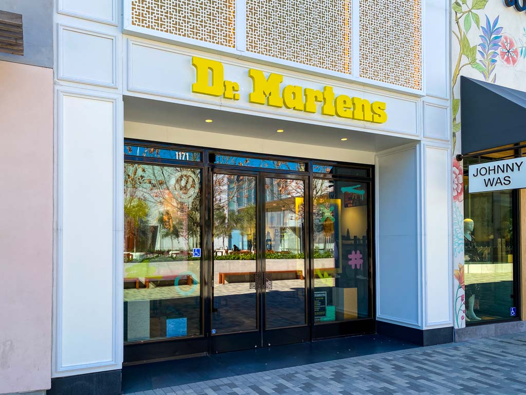 plaza dr martens