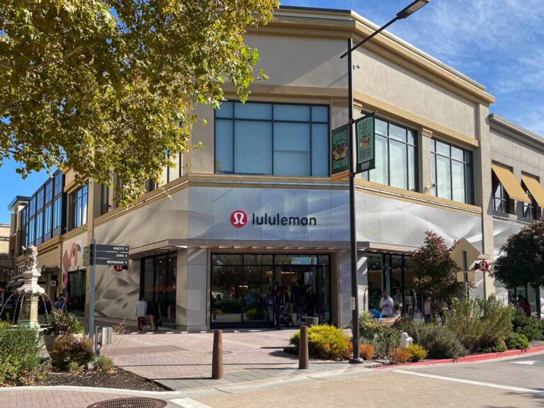 lululemon Reopens at Broadway Plaza in Walnut Creek Beyond the Creek