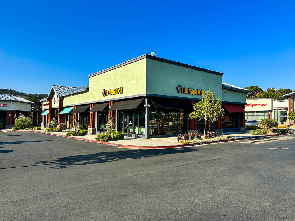 Fresh Tray Burger & Chicken Opens Today in Concord – Beyond the Creek